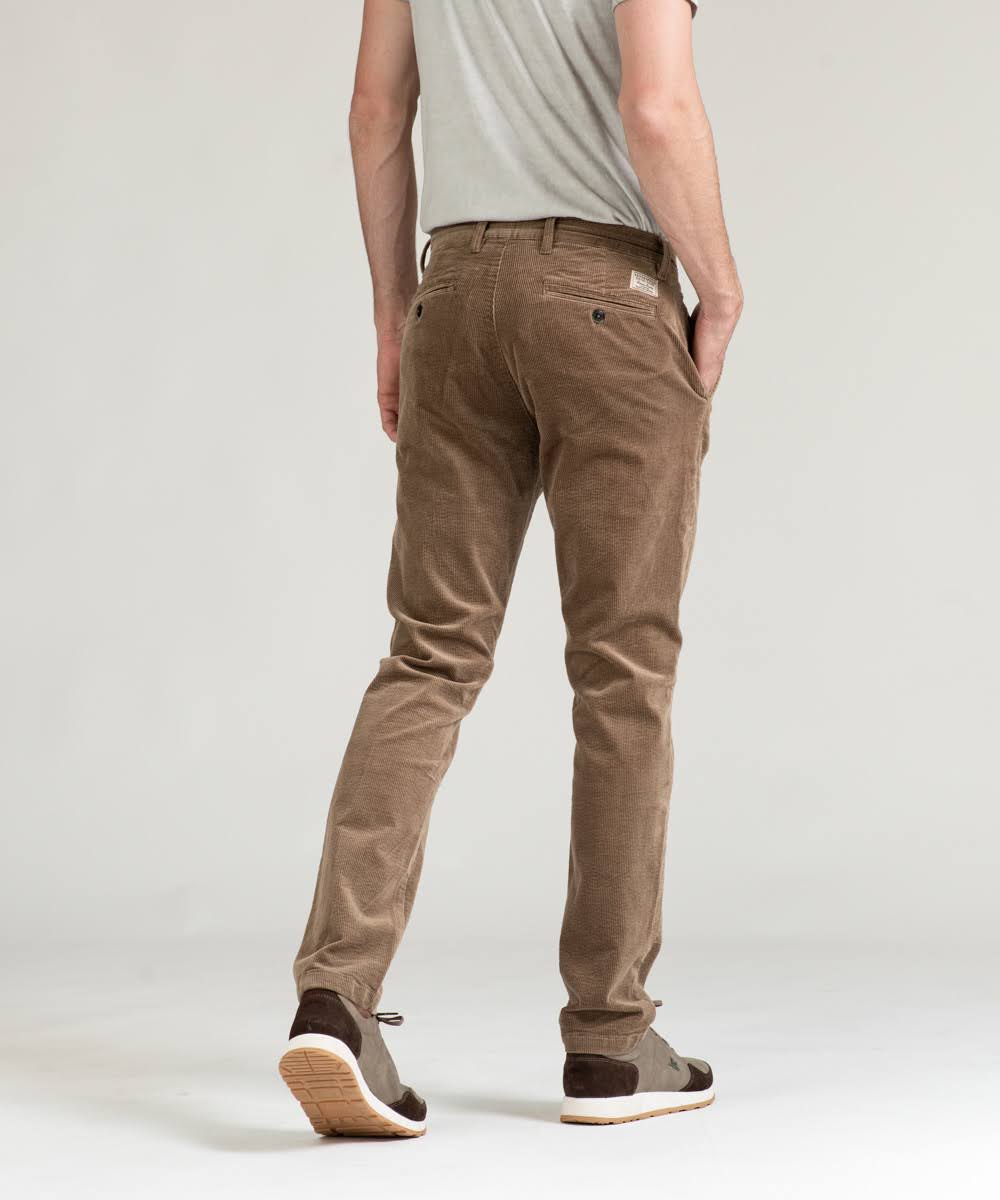 Pantalon de best sale corderoy hombre